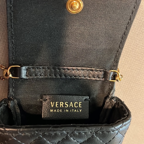 Versace AirPod Pro carrying case NWT - Picture 5 of 11